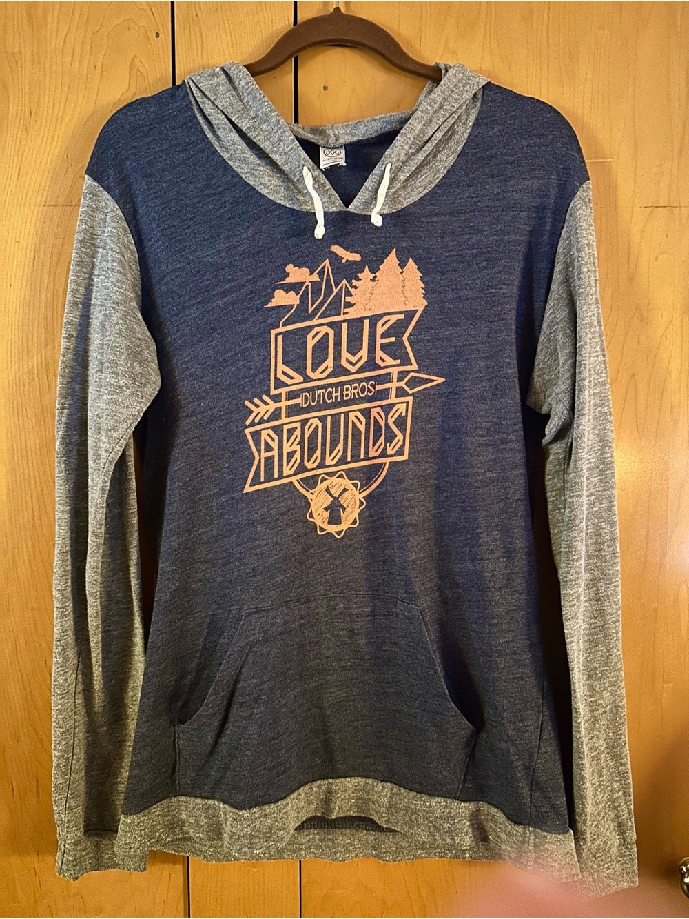 RARE Dutch Bros Employee Exclusive Love Abounds Retro Raglan Hoodie - S/M
